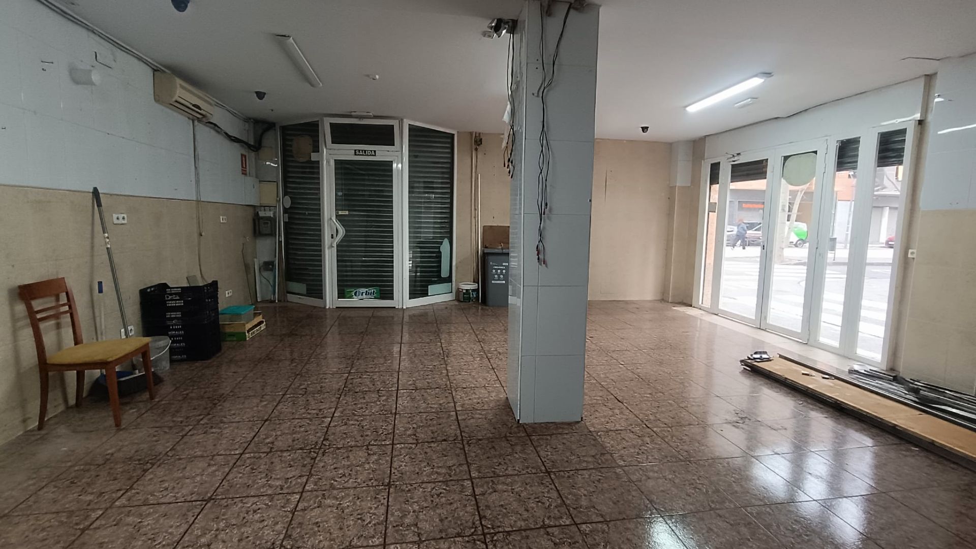 Premises for sale in Cornellà de Llobregat  with Air Conditioner