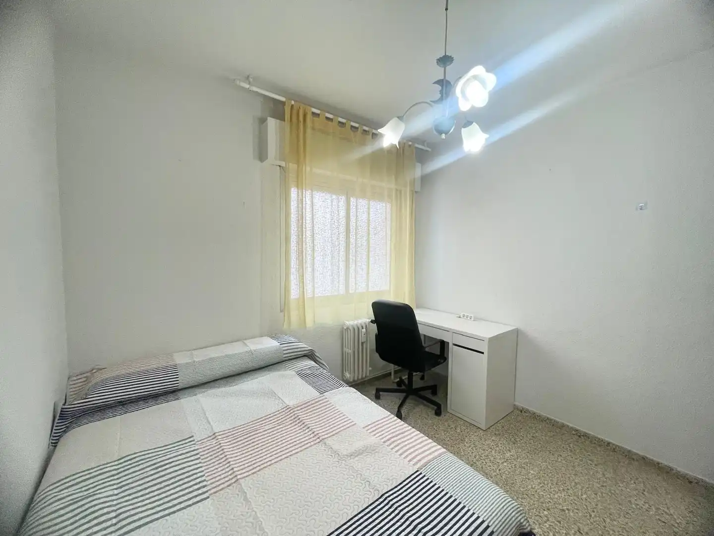 Bedroom of Flat for rent in Granada  with Furnished and Balcony