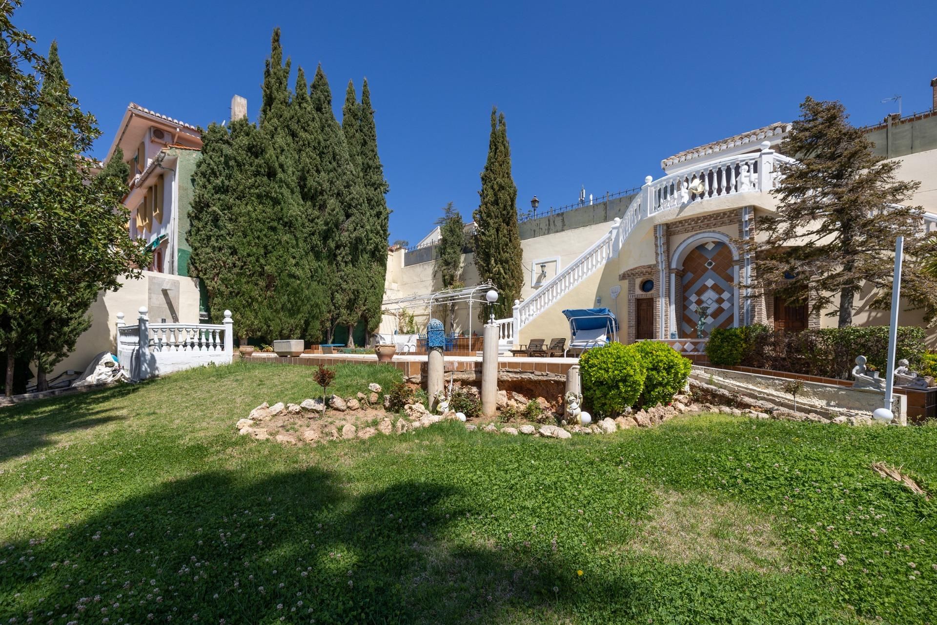 Jardí de Casa o xalet en venda en  Granada Capital amb Aire condicionat, Calefacció i Jardí privat
