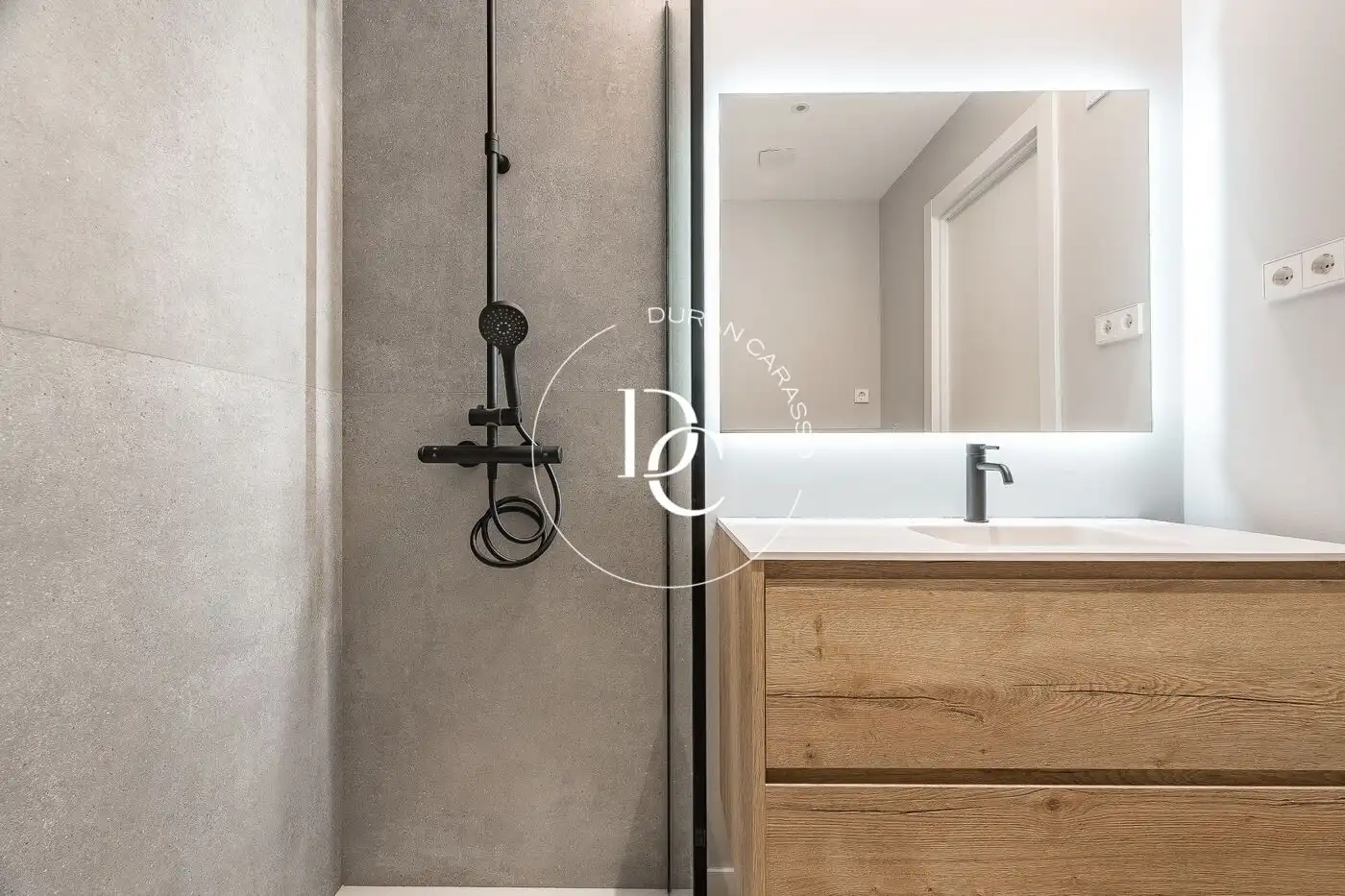 Bathroom of Houses for sale in Sitges  with Air Conditioner, Private garden and Terrace