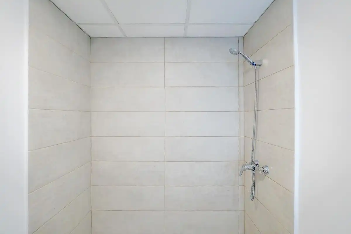 Badezimmer von Erdgeschoss zum Verkauf in Pozuelo de Alarcón mit Klimaanlage und Heizung