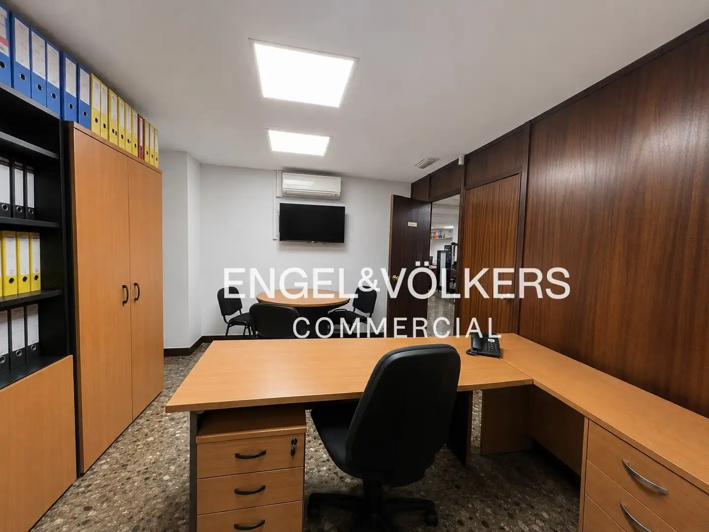Office for sale in Barcelona  with Air Conditioner and Furnished