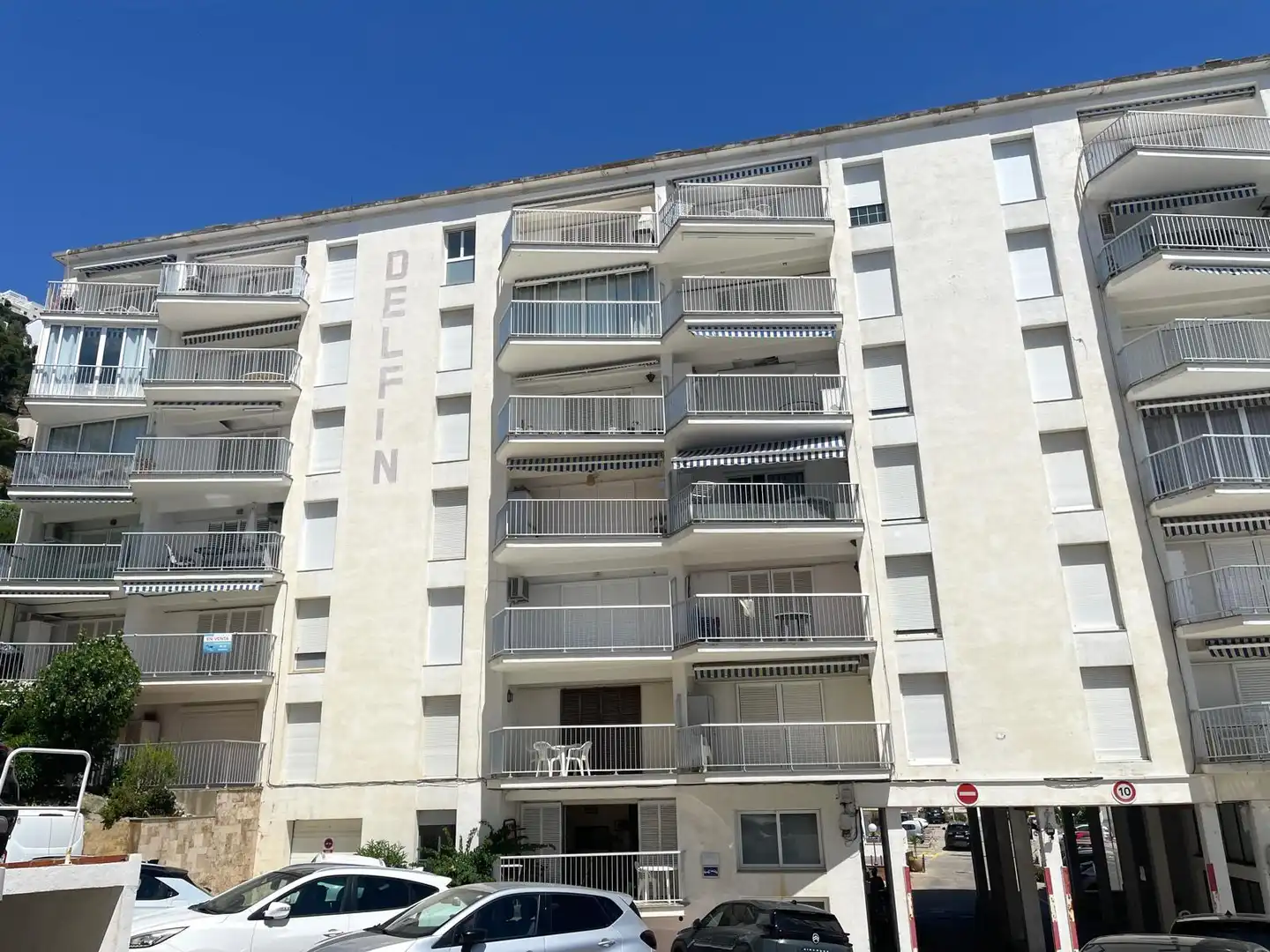 Vista exterior de Piso en venta en Roses con Terraza, Amueblado y Piscina comunitaria