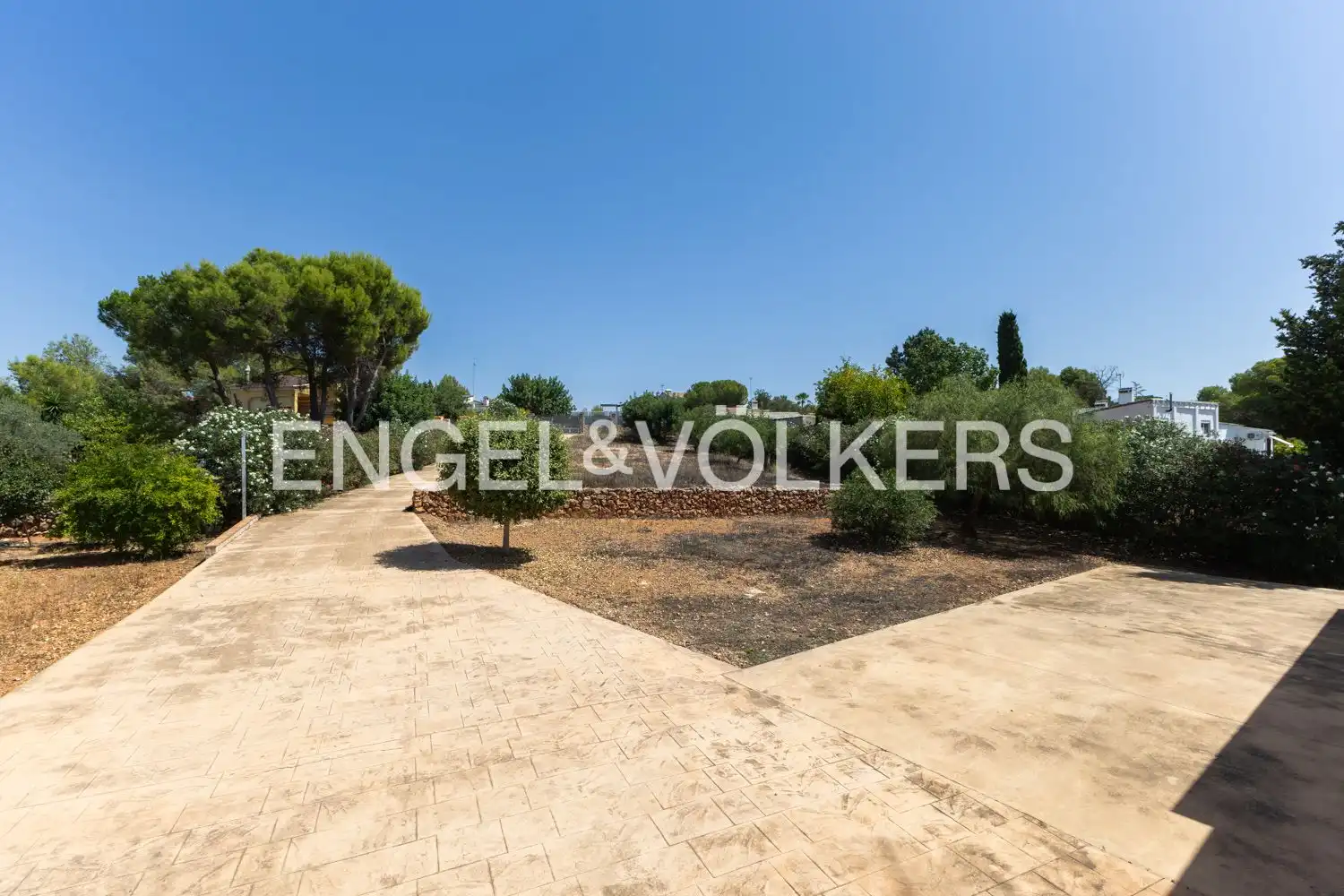 Houses for sale in Montserrat  with Air Conditioner, Heating and Private garden