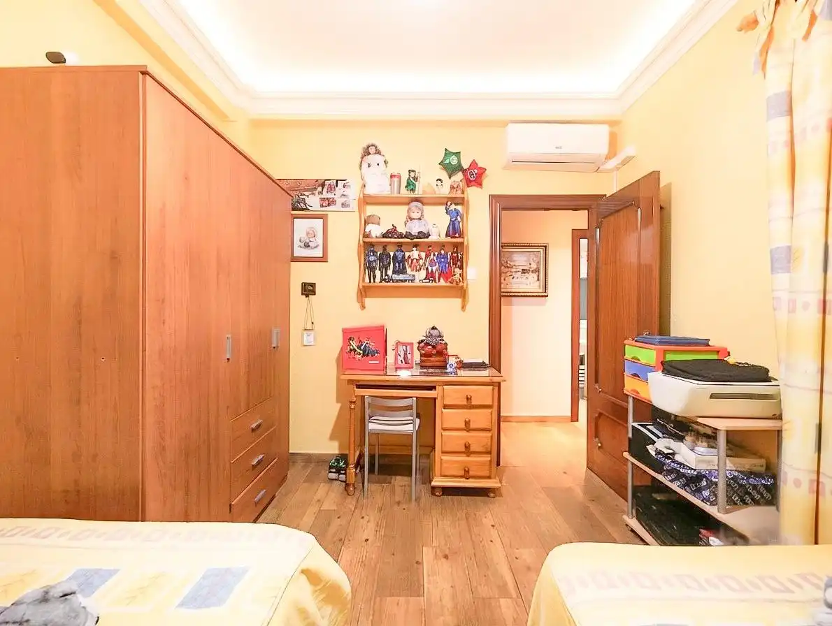 Dormitori de Pis en venda en Puertollano amb Aire condicionat, Parquet i Moblat