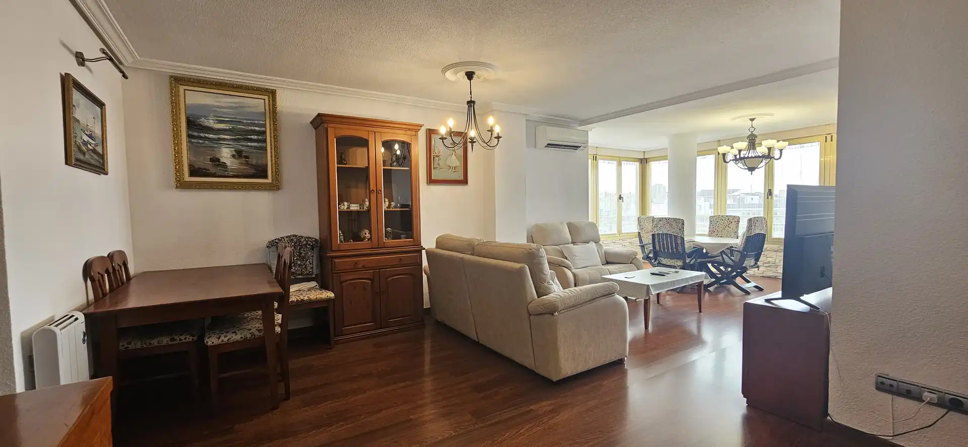 Wohnzimmer von Wohnung zum Verkauf in Benidorm mit Parkett, Schwimmbad und Möbliert