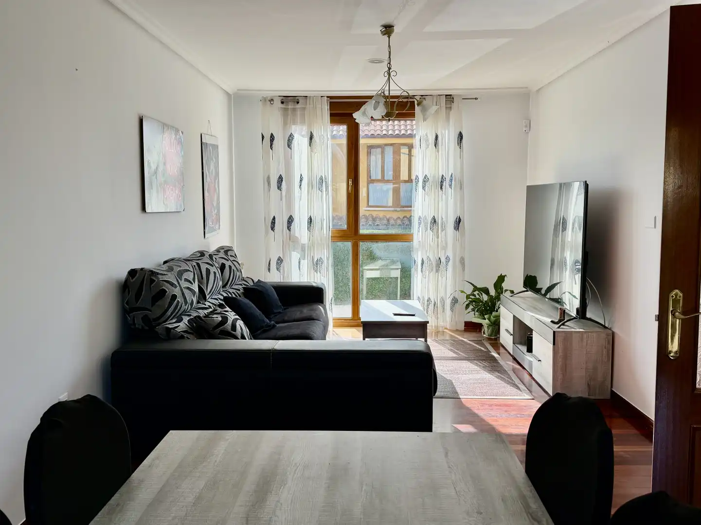 Sala de estar de Casa adosada en venta en Penagos con Calefacción, Jardín privado y Terraza