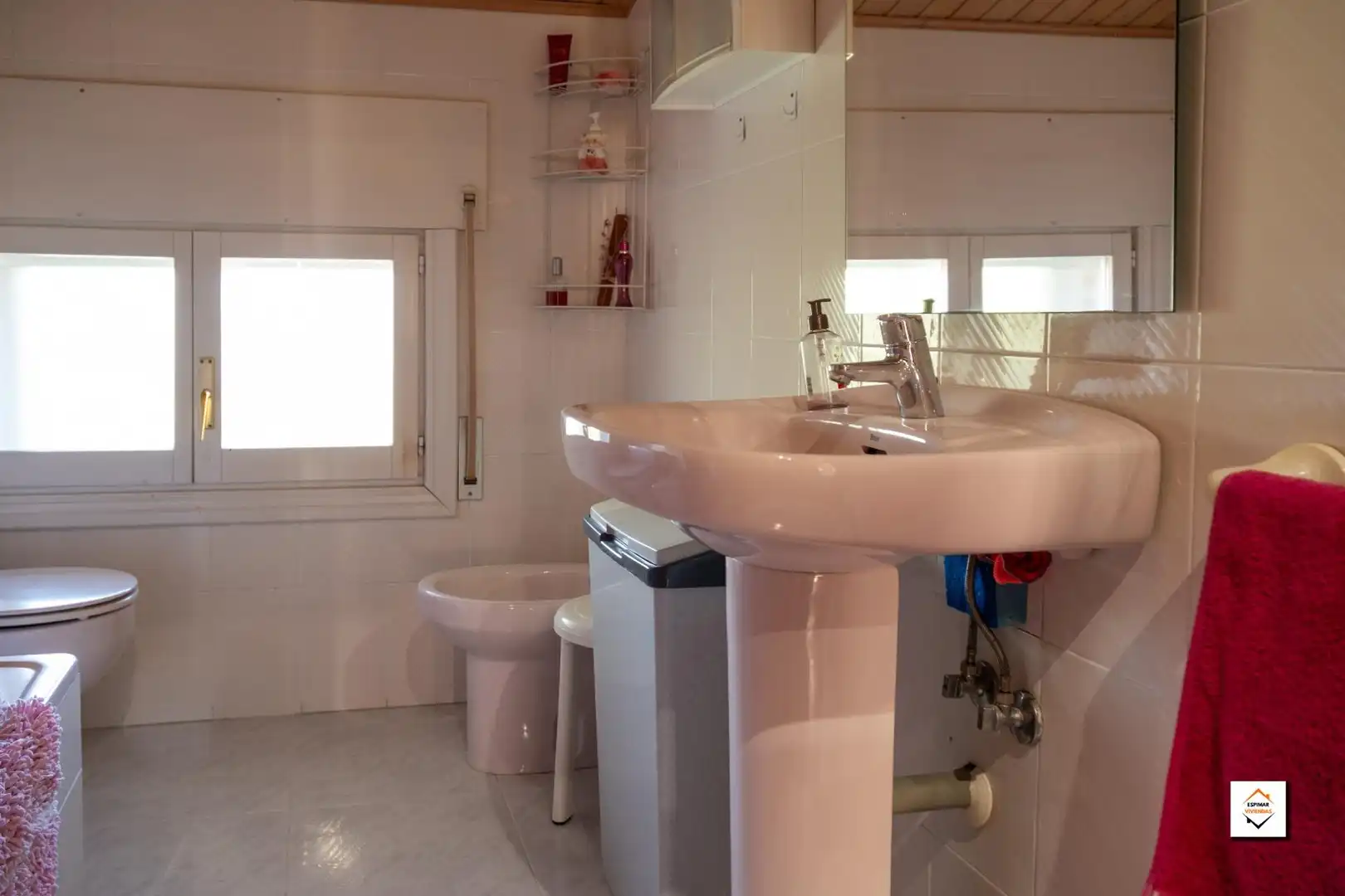 Bathroom of Houses for sale in Zaragoza  with Air Conditioner, Heating and Private garden