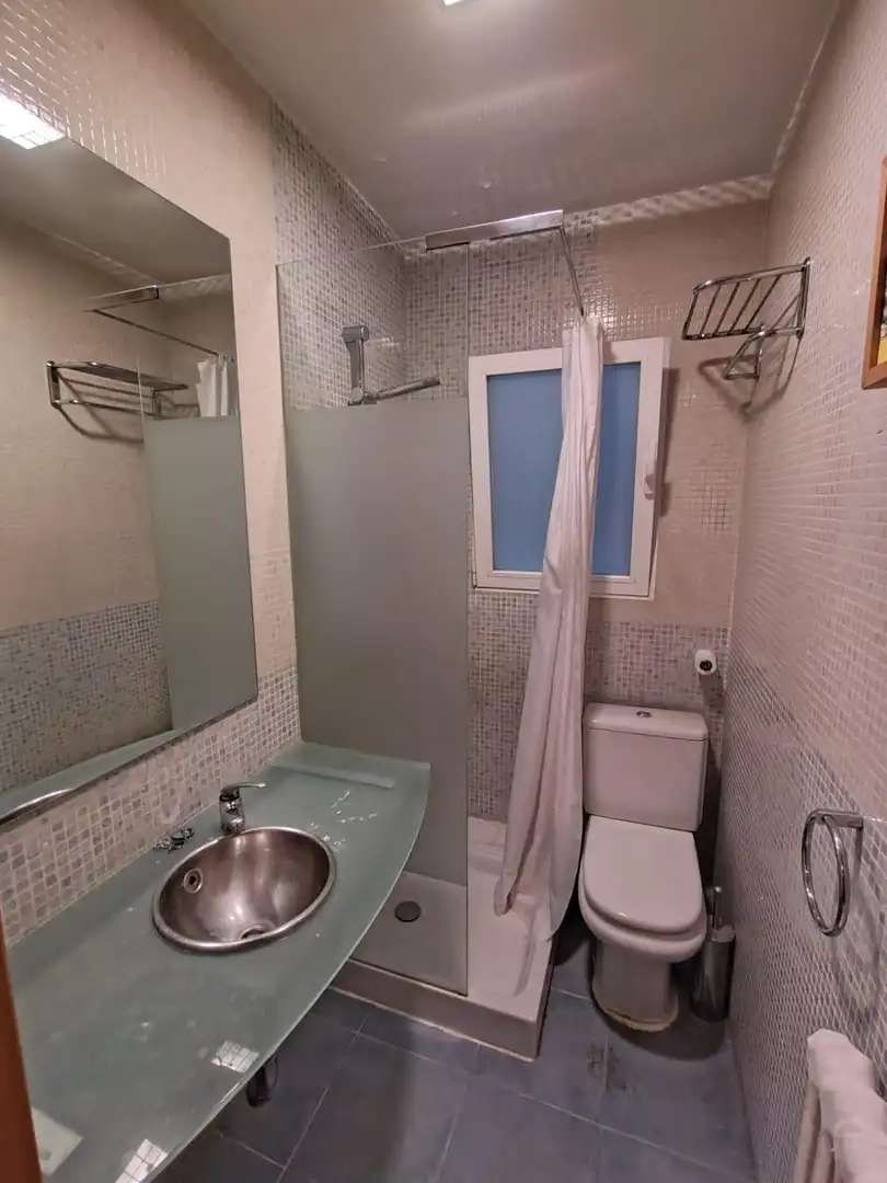 Badezimmer von Wohnungen zur Miete in Valladolid mit Heizung