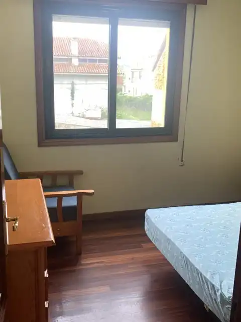 Habitación de Apartamento en venta en Marín con Parquet, Trastero y Amueblado