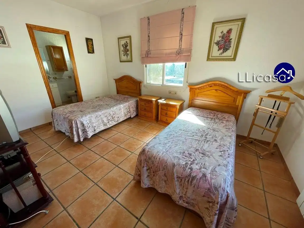 Habitación de Casa o chalet en venta en La Pobla de Vallbona con Calefacción, Jardín privado y Terraza