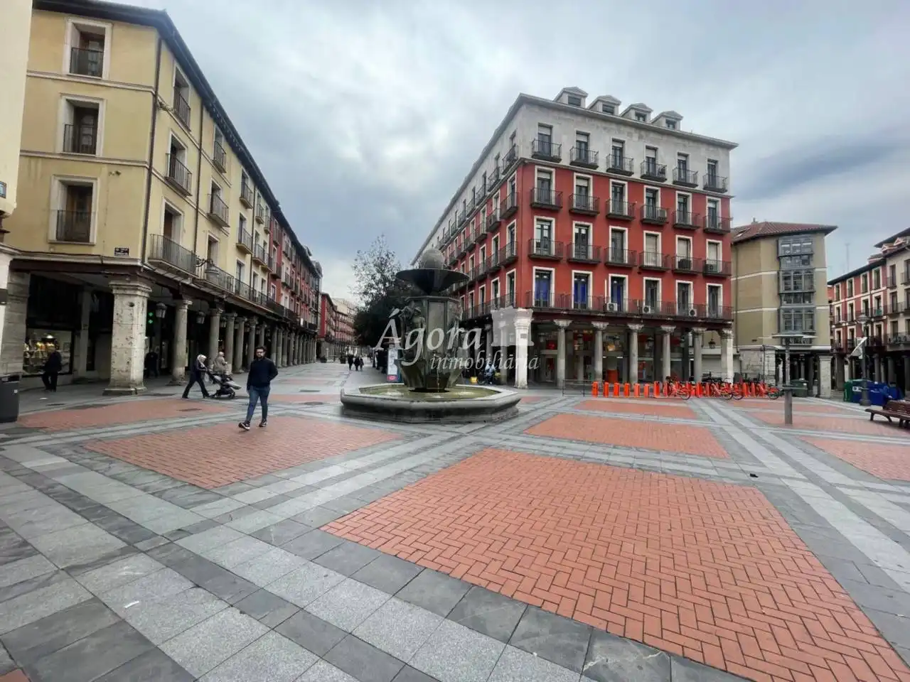 Piso en venta en Plaza Fuente Dorada, Centro