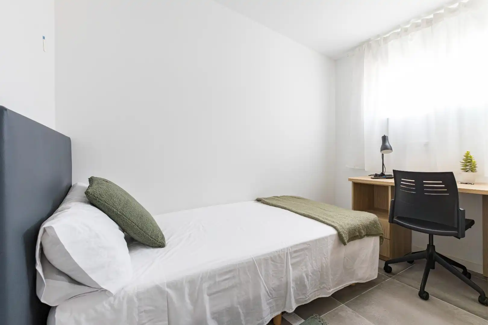 Schlafzimmer von Wohnung zur untervermieten in Murcia mit Klimaanlage, Heizung und Möbliert