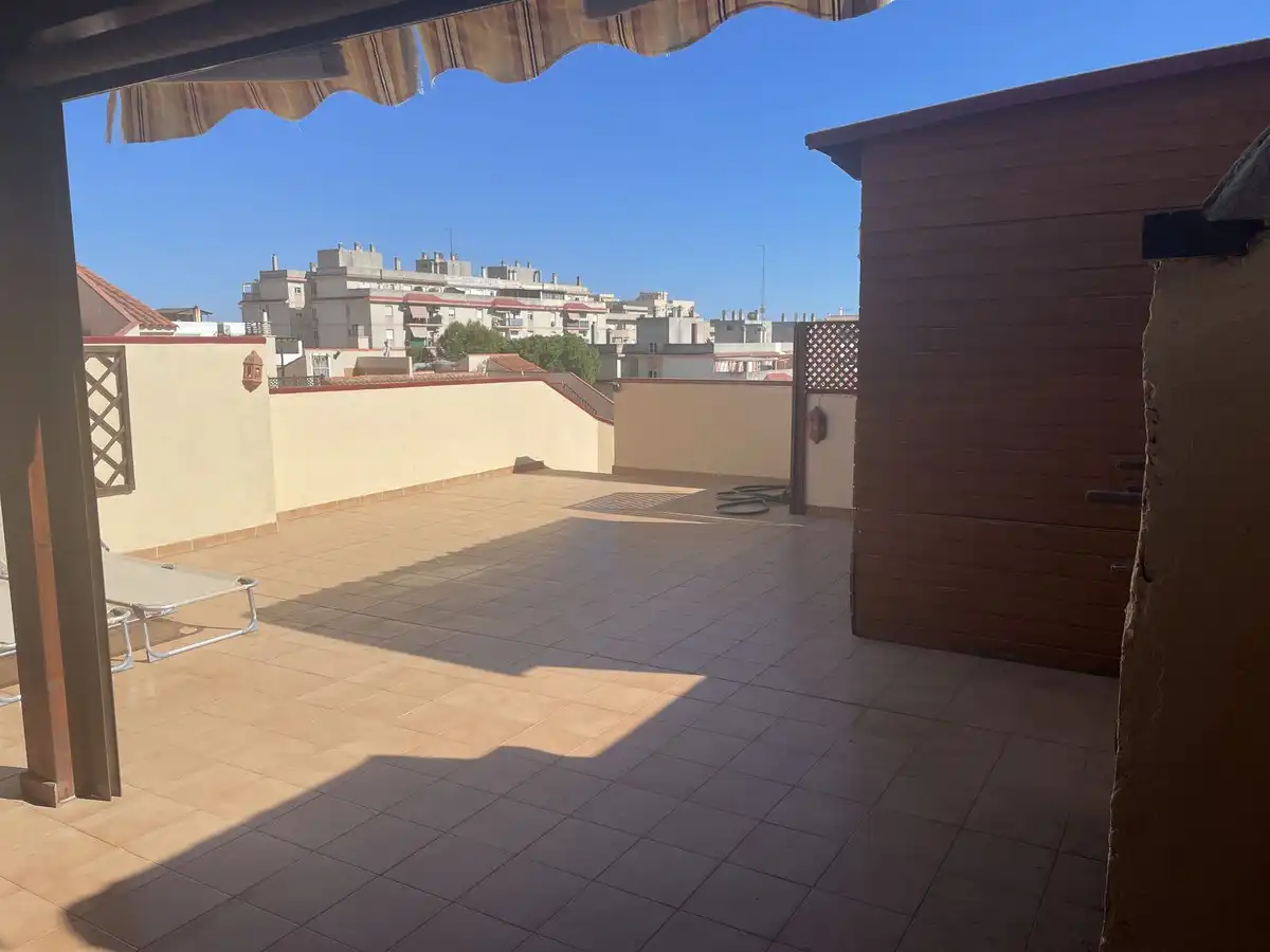 Penthouse with pool for sale in Estepona - Estepona,Centro,Avenida Juan Carlos I, imagen 3