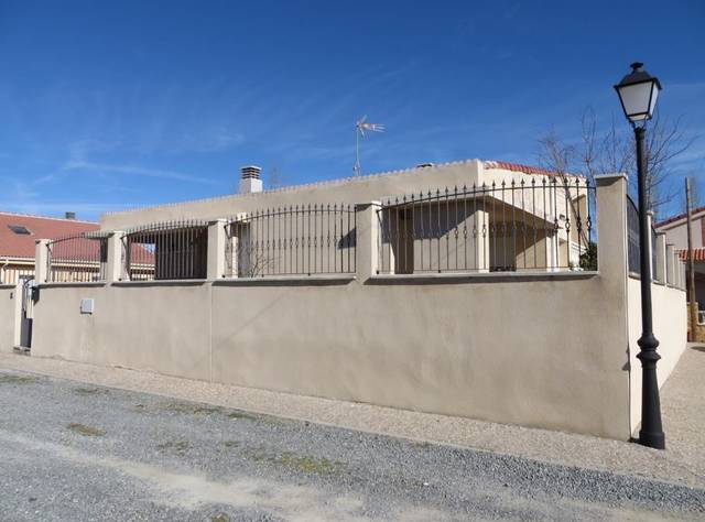 Casa-chalet en Venta en C/ Extrarradio en Muñopedro