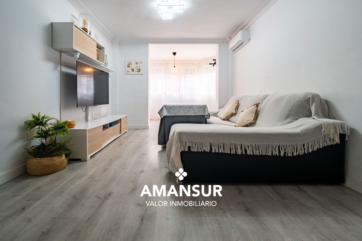 Sala de estar de Piso en venta en  Huelva Capital con Aire acondicionado y Parquet