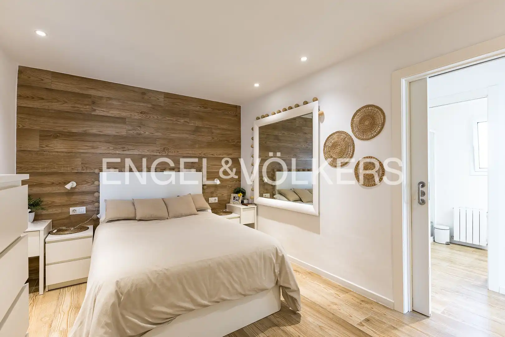 Habitación de Casa o chalet en venta en Vilanova i la Geltrú con Aire acondicionado, Calefacción y Jardín privado