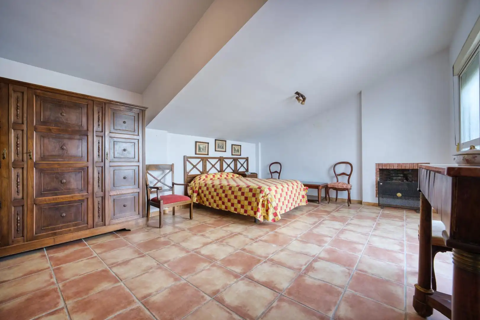Dormitori de Casa o xalet en venda en Espartinas amb Jardí privat, Terrassa i Traster
