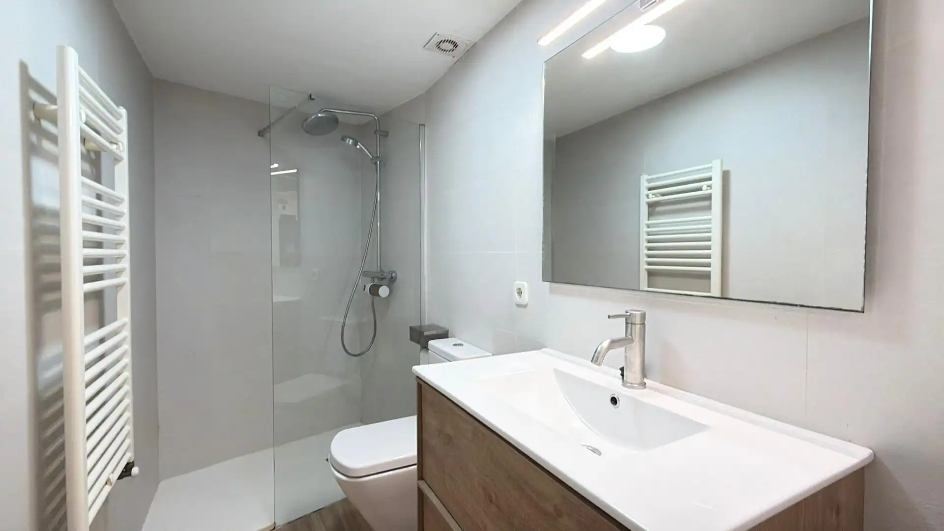 Baño de Casa o chalet en venta en Sant Pere de Riudebitlles con Aire acondicionado, Calefacción y Parquet