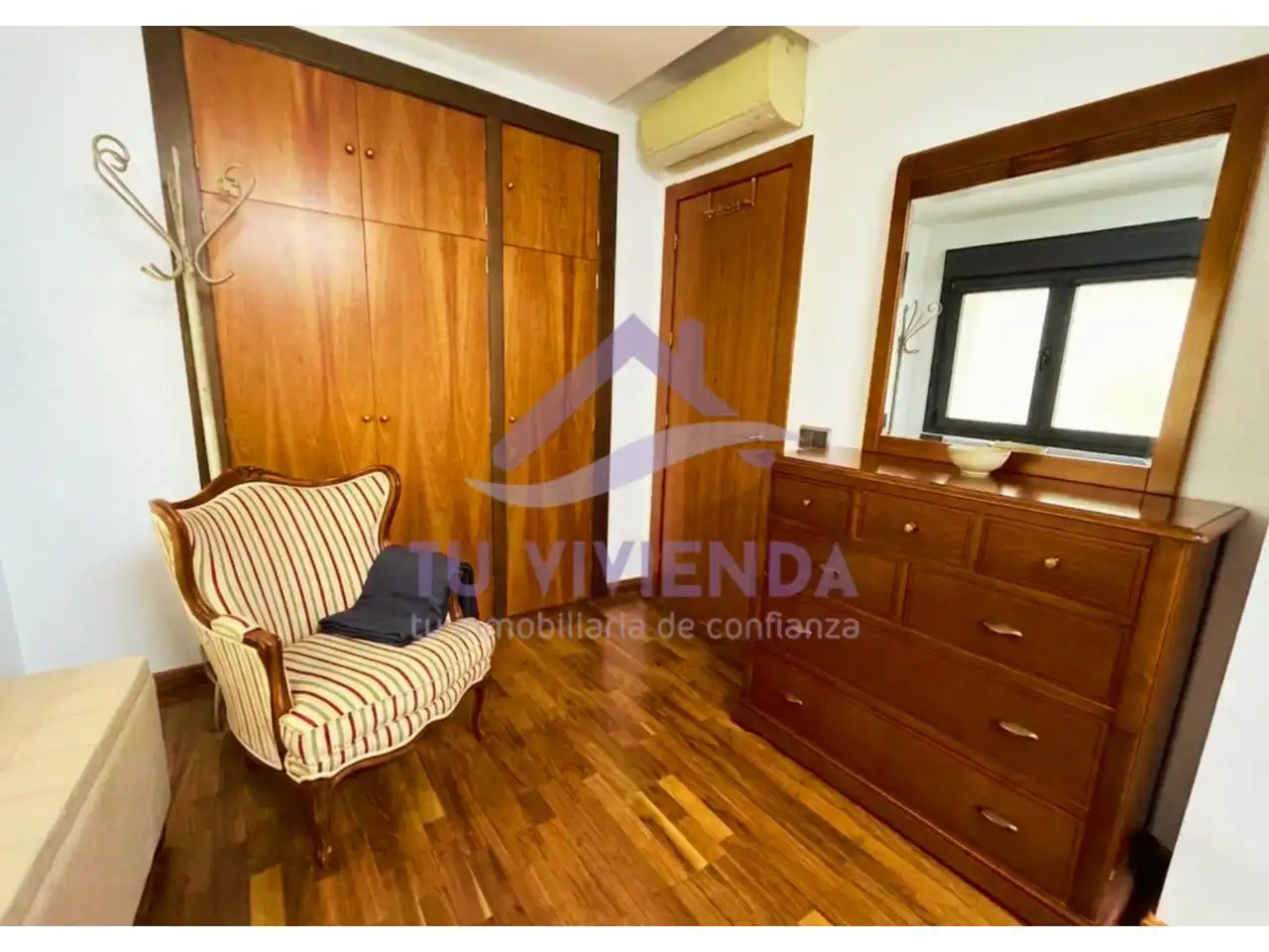 Bedroom of Flat for sale in Valladolid  with Air Conditioner, Heating and Parquet flooring