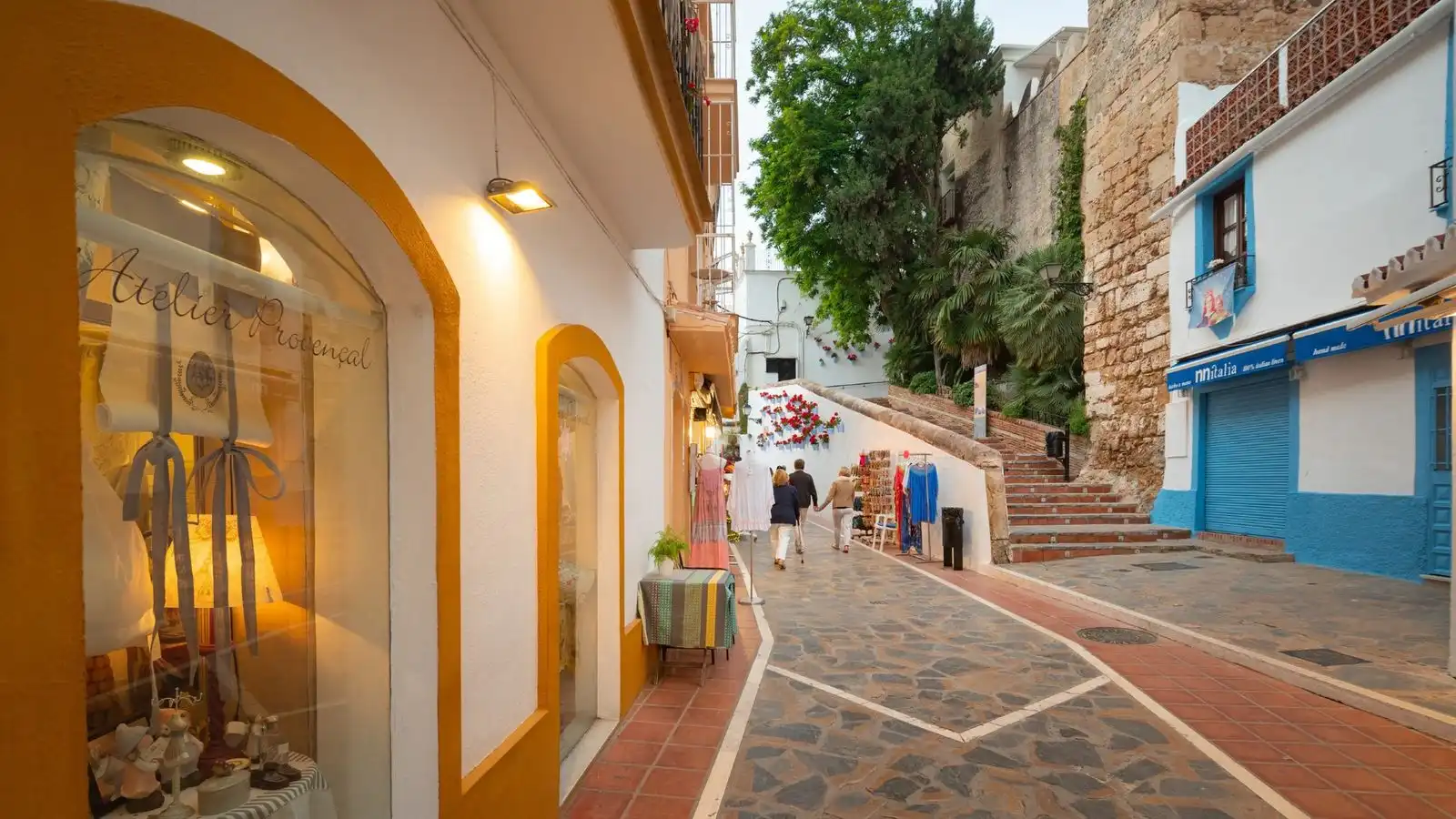 Vista exterior de Dúplex en venda en Marbella amb Aire condicionat i Moblat
