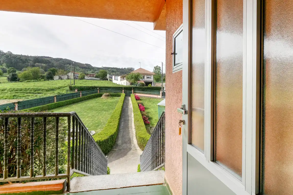 Vista exterior de Casa o chalet en venta en A Laracha   con Calefacción, Jardín privado y Trastero