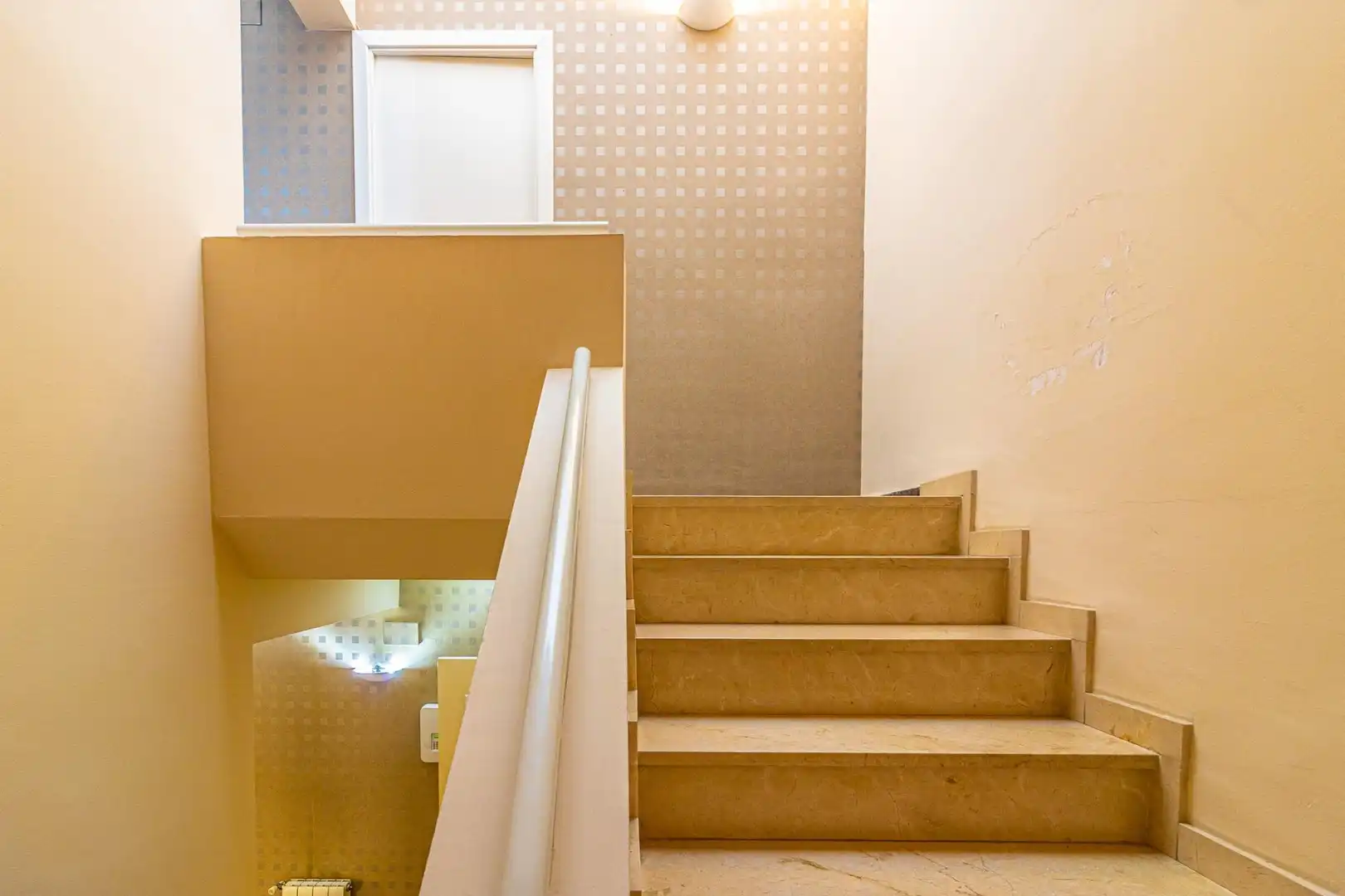 Casa adosada en venta en Carlet con Aire acondicionado, Trastero y Alarma