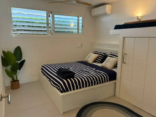 Schlafzimmer von Erdgeschoss zum Verkauf in Palamós mit Klimaanlage, Privatgarten und Terrasse