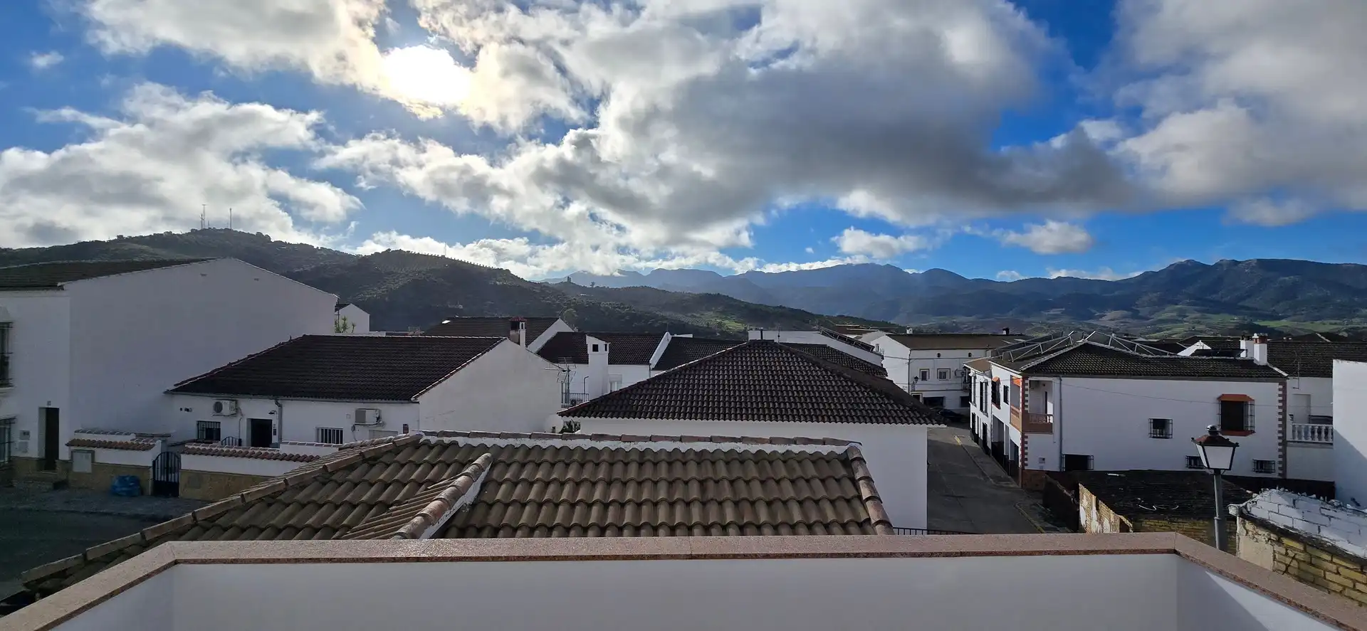 Vista exterior de Casa o chalet en venta en Algodonales con Aire acondicionado, Jardín privado y Terraza