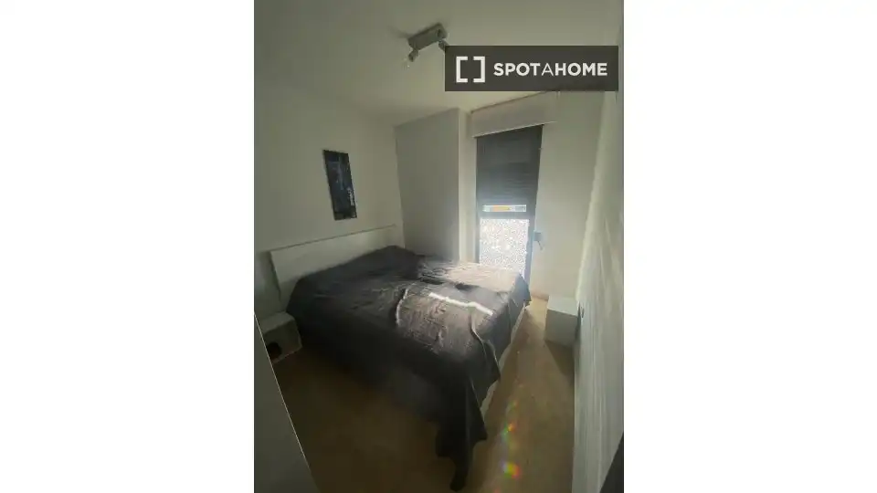 Bedroom of Flat for rent in Valencia  with Air Conditioner, Heating and Furnished
