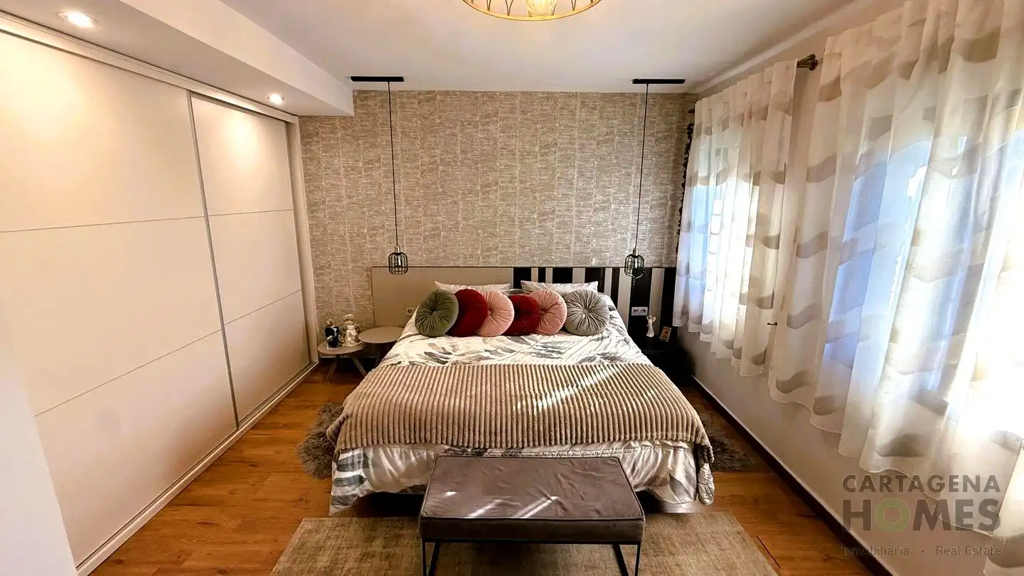 Habitación de Casa adosada en venta en Cartagena con Aire acondicionado, Jardín privado y Parquet