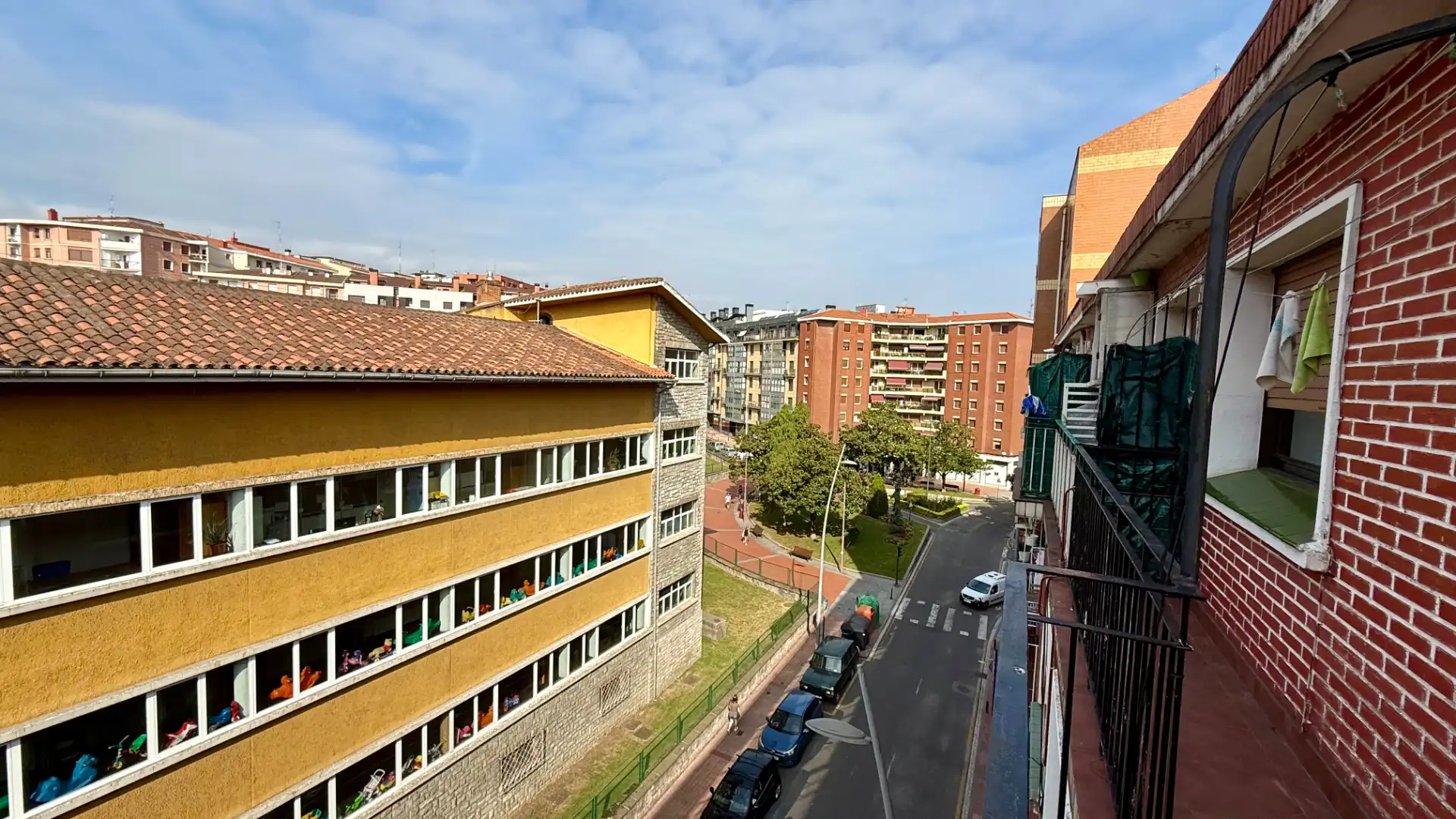 Vista exterior de Piso en venta en Barakaldo  con Amueblado y Balcón