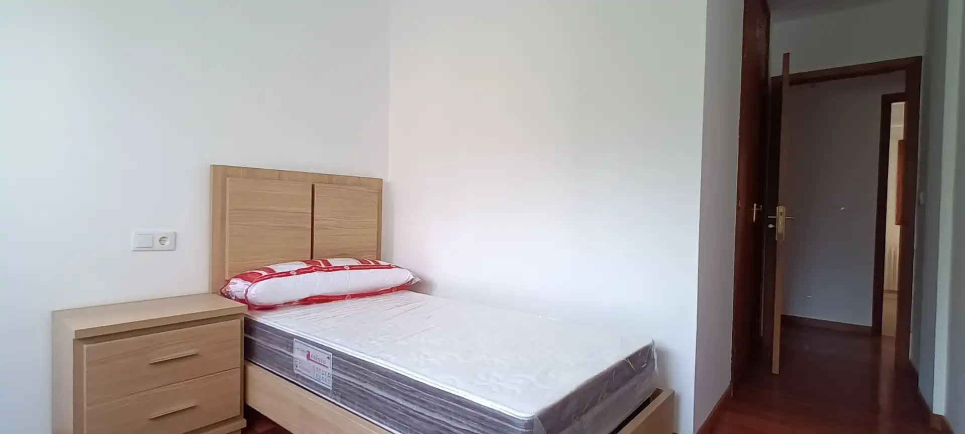 Schlafzimmer von Wohnung zum Verkauf in Pontevedra Capital  mit Heizung und Abstellraum