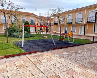 Terrassa de Casa adosada en venda en Lillo amb Calefacció, Jardí privat i Terrassa