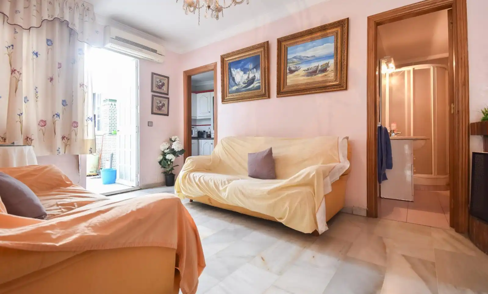 Sala de estar de Edificio en venta en Mijas