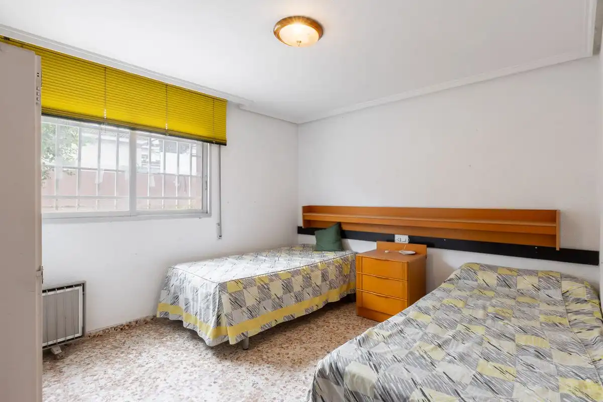 Bedroom of Houses for sale in Torrent  with Air Conditioner, Heating and Private garden