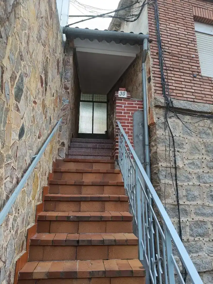 Vista exterior de Casa adosada en venda en Ávila amb Traster, Moblat i Forn
