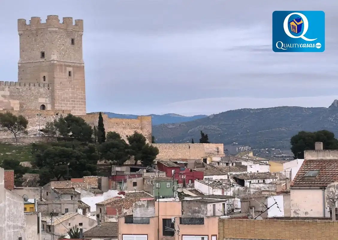 Vista exterior de Piso en venta en Villena con Calefacción y Terraza