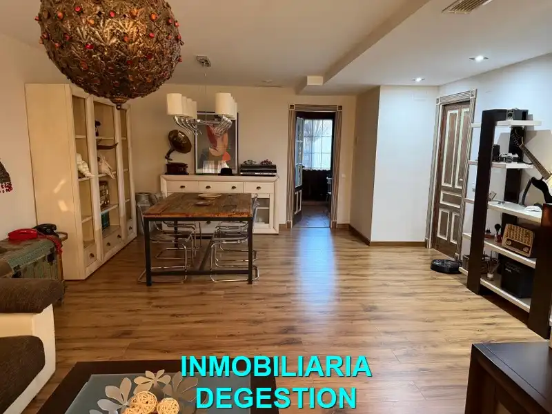 Detached homes for sale in Linares  with Air Conditioner, Heating and Swimming Pool