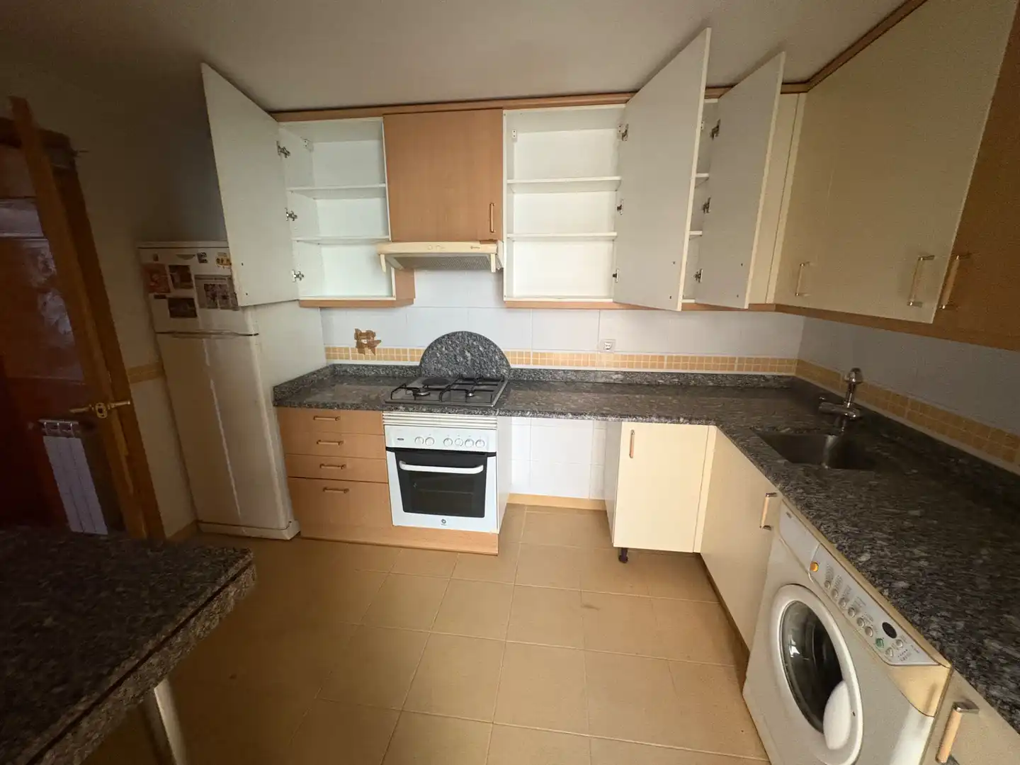 Cuina de Pis en venda en Valdemoro amb Aire condicionat, Jardí privat i Parquet