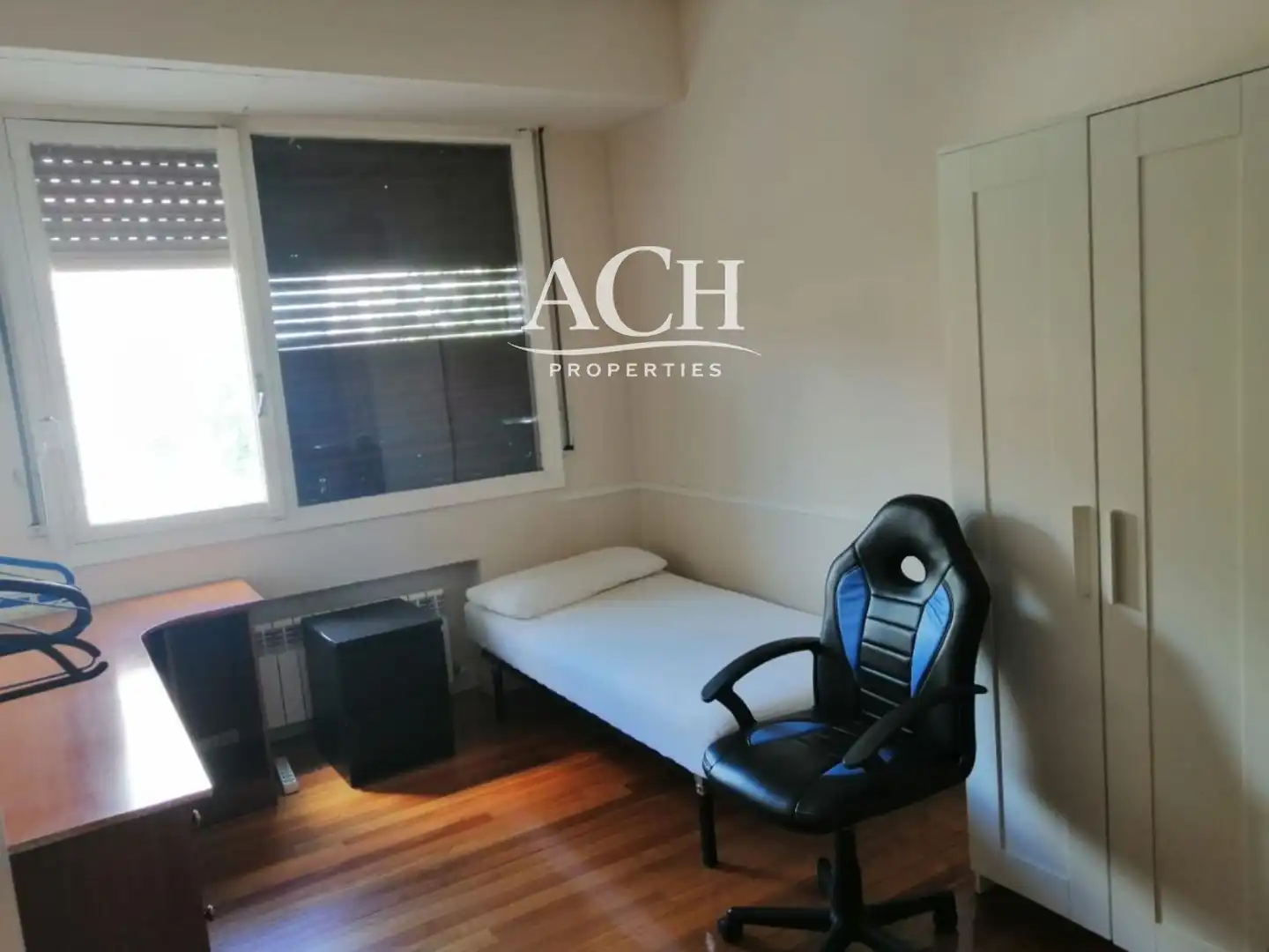 Schlafzimmer von Wohnung zur Miete in Bilbao  mit Heizung, Terrasse und Möbliert