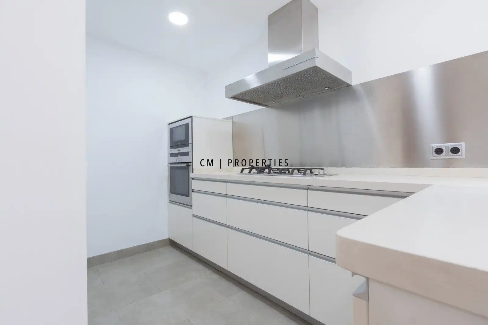 Kitchen of Flat for rent in Valencia  with Air Conditioner, Heating and Storage room