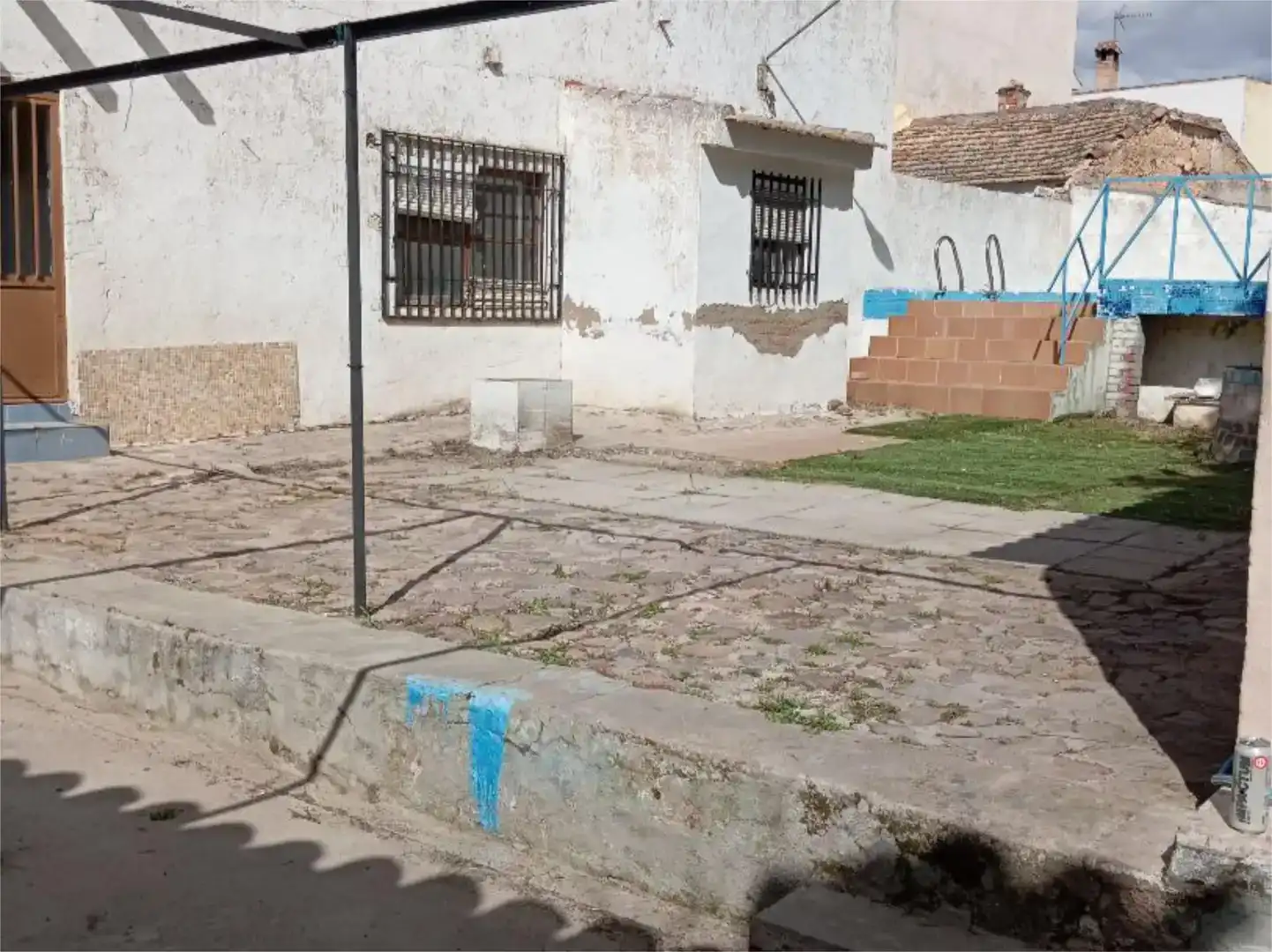 Vista exterior de Pis en venda en Miguelturra amb Jardí privat, Traster i Piscina