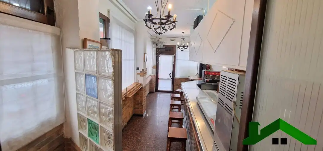 Kitchen of Commercial properties for sale in Bilbao 