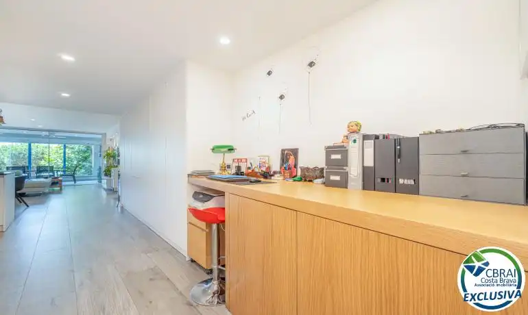 Cuina de Apartament en venda en Roses amb Calefacció i Moblat