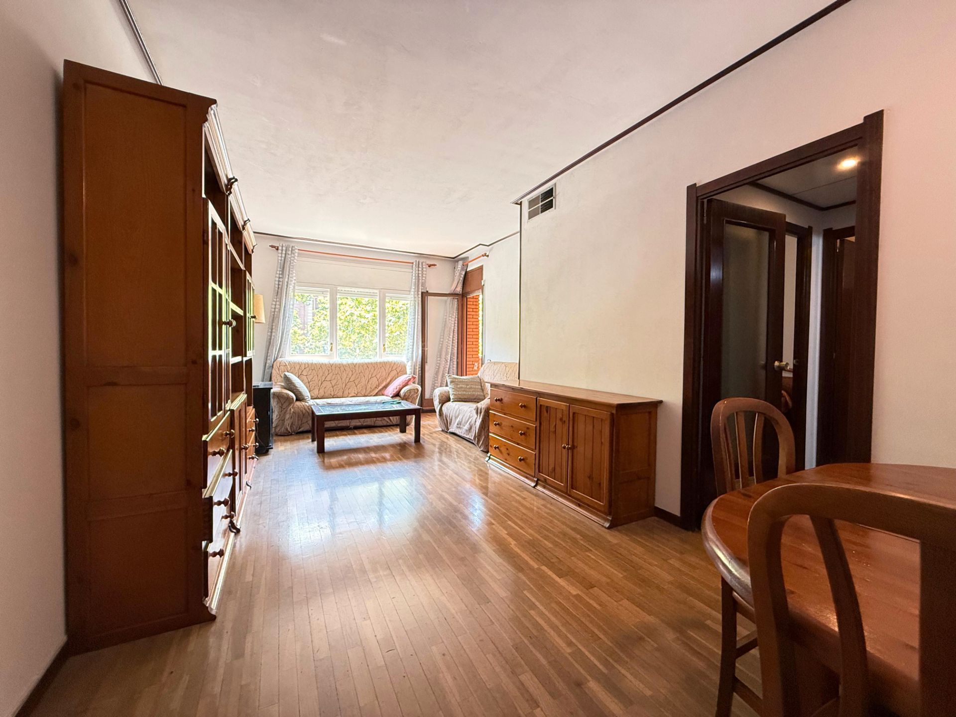 Living room of Flat for sale in  Barcelona Capital  with Balcony