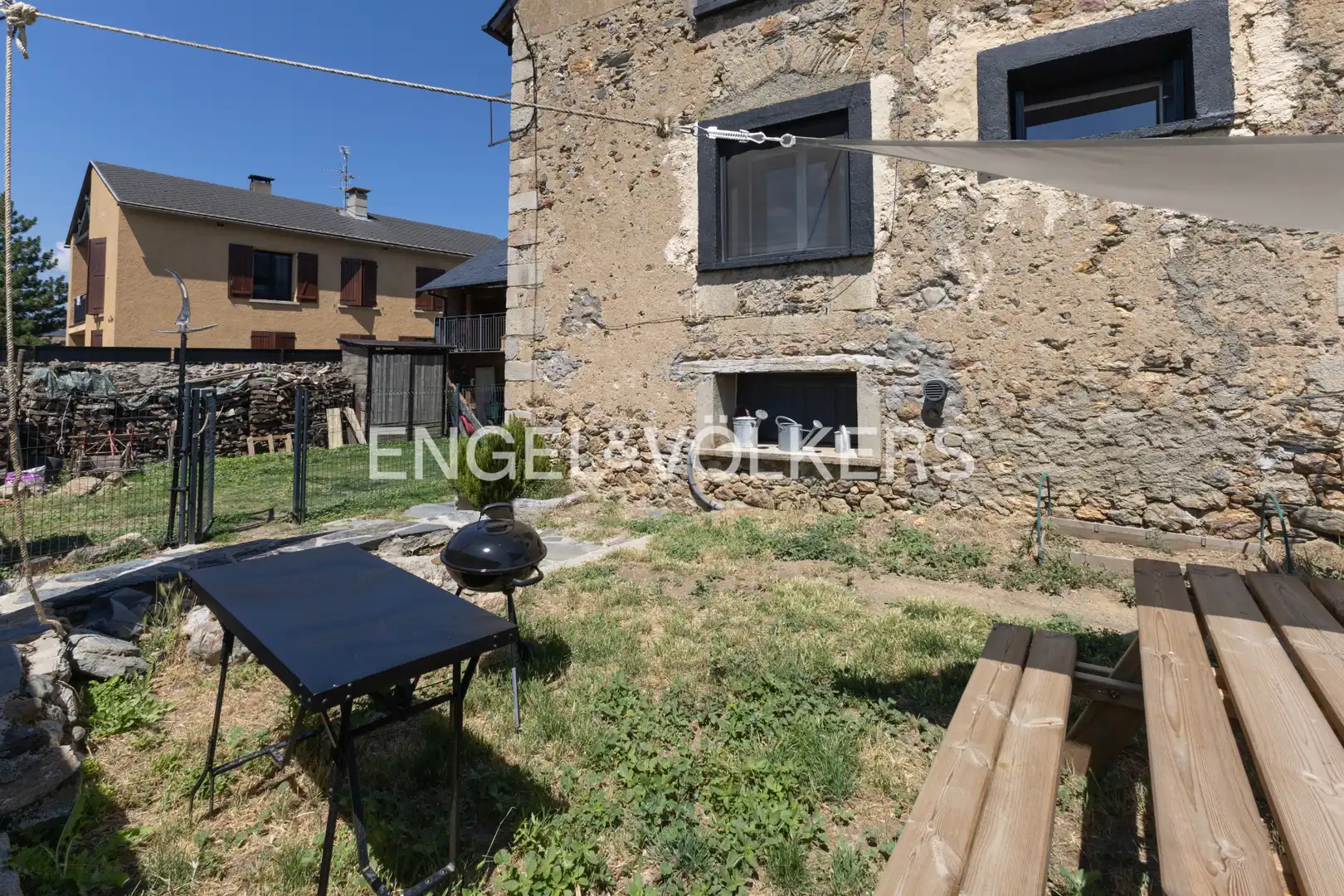 Vista exterior de Casa o chalet en venta en Bourg - Madame con Calefacción, Jardín privado y Parquet