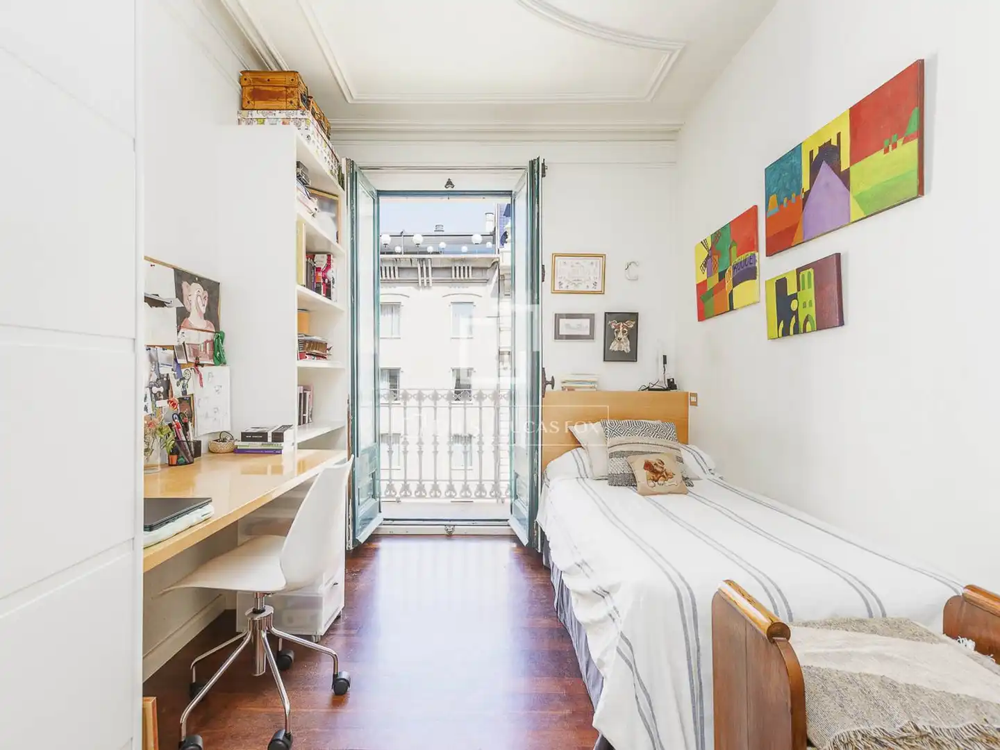 Schlafzimmer von Wohnung zum Verkauf in Barcelona mit Klimaanlage, Heizung und Terrasse