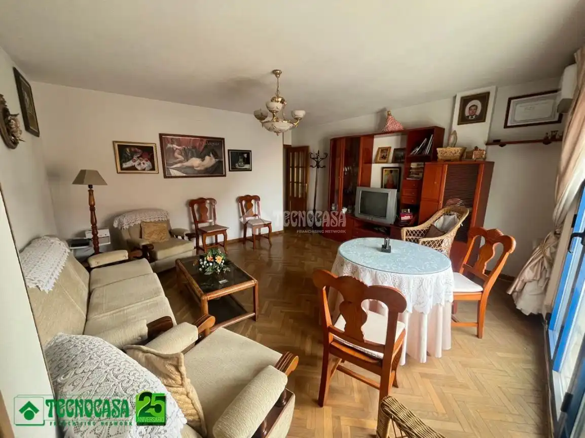 Sala d'estar de Pis en venda en Ciudad Real amb Balcó