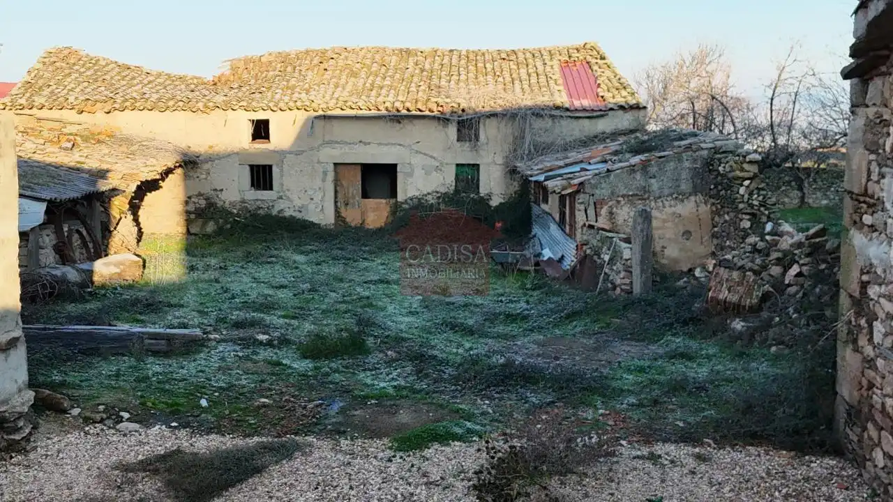 Casa o xalet en venda en Hinojosa de Duero amb Calefacció, Jardí privat i Traster